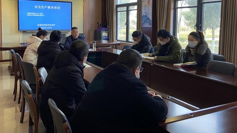 郑州叉车培训周末班，如何选择性价比高的课程？**