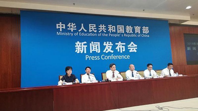 上海叉车证考试费用揭秘：费用构成与选择指南